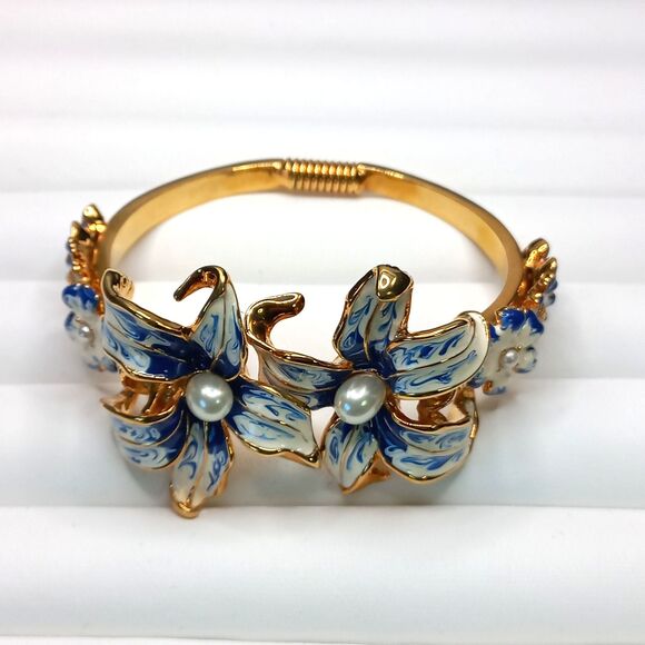 KJL Kenneth Jay Lane Gold/Blue Lily Flower Bracelet - Picture 2 of 9